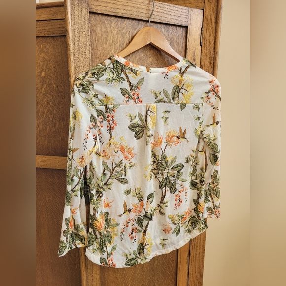 H&M hummingbird floral top - Picture 4 of 7